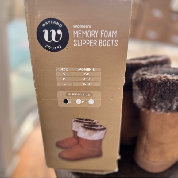 Wayland Square Women's Memory Foam Slipper Boots Size S 7/8 Brown W/Scarf Gift - Picture 8 of 14